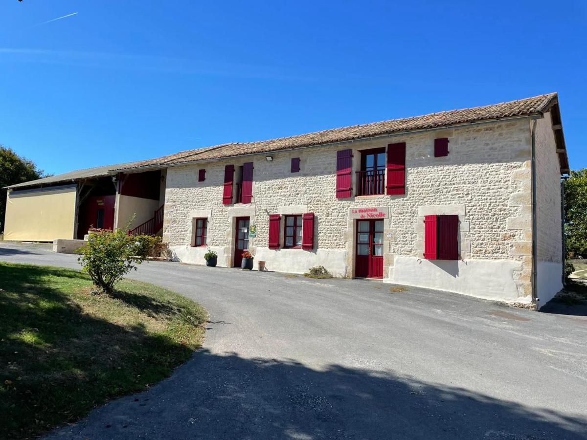 Chambres D'Hotes Du Puy D'Anche Sauze-Vaussais Exterior photo