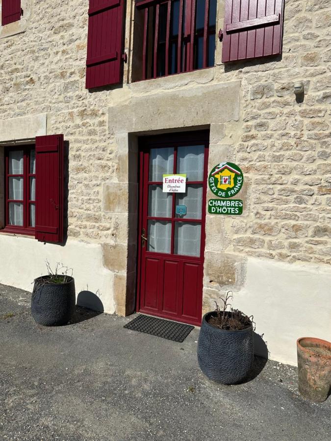 Chambres D'Hotes Du Puy D'Anche Sauze-Vaussais Exterior photo